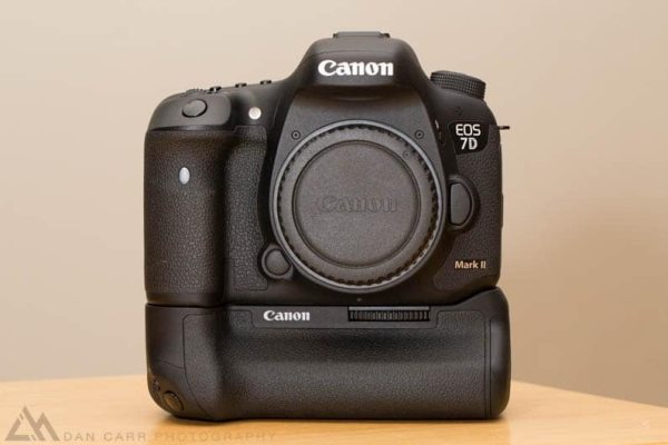 Jupio Battery Grip for Canon EOS 7D Mark II  BG E16      Enhanced Power   Control Battery & Grip